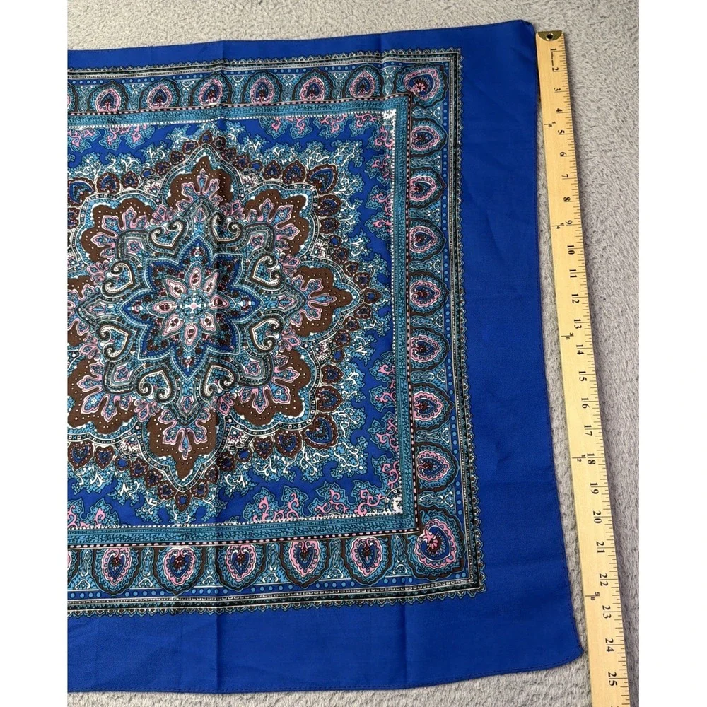 The Unbranded Brand scarf blue